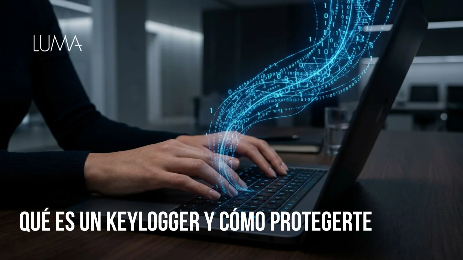 Ilustración conceptual en tonos oscuros y azul neón que muestre las manos de un usuario tecleando en una laptop, con un espectro digital o superposición que simula la captura invisible de datos de teclado.